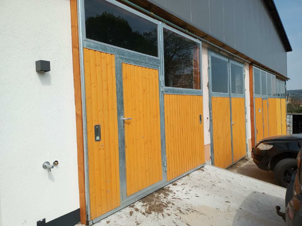 schiebetor--m-breite-x--m-hoehe---verkleidung--schmid-tueren-+-torbau-gmbh-und-cokg-stalleinrichtung-goldbach-sh607